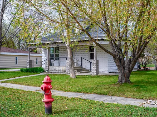 602 S 6th St, Basin, WY 82410