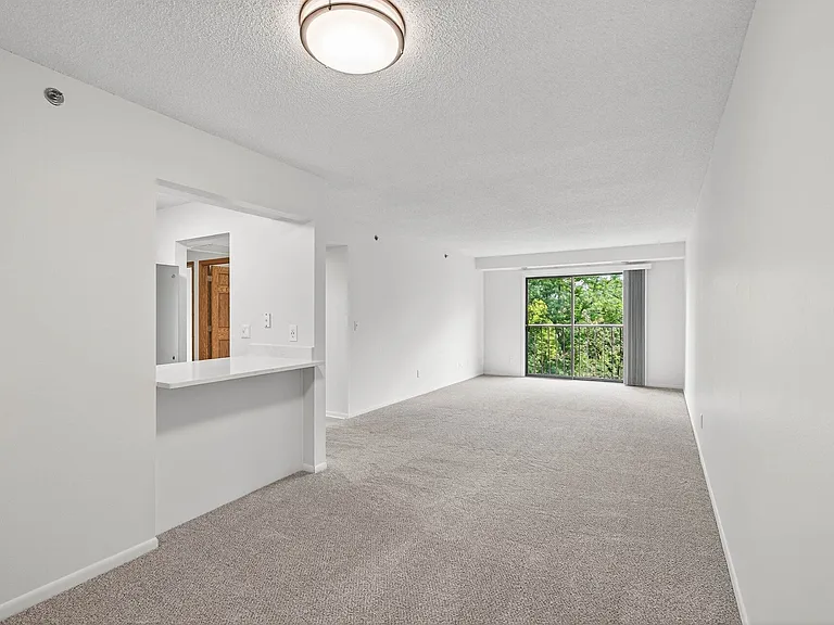 Oak Pointe Apartments — Photo 26