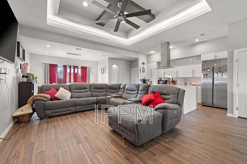 4 bed, 2.5 bath, 1770 sqft, $2,300 — Photo 4