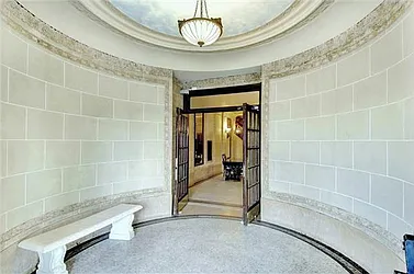 Rented by R New York