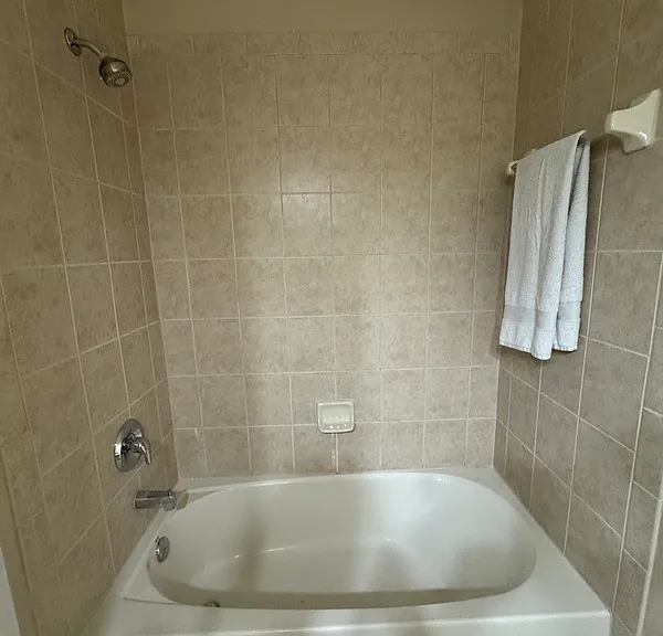 839 Assembly Ct — Photo 29