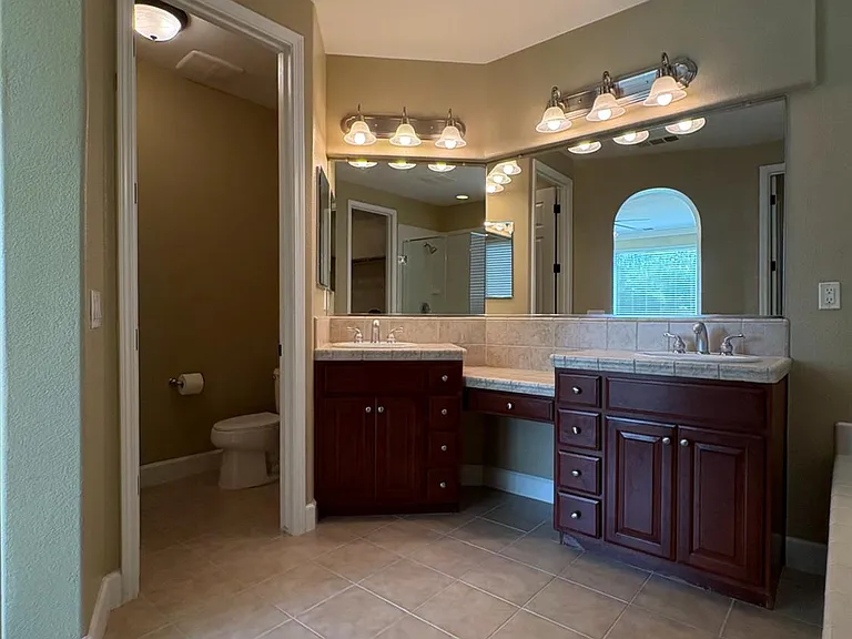 1105 N Perry Ave — Photo 37