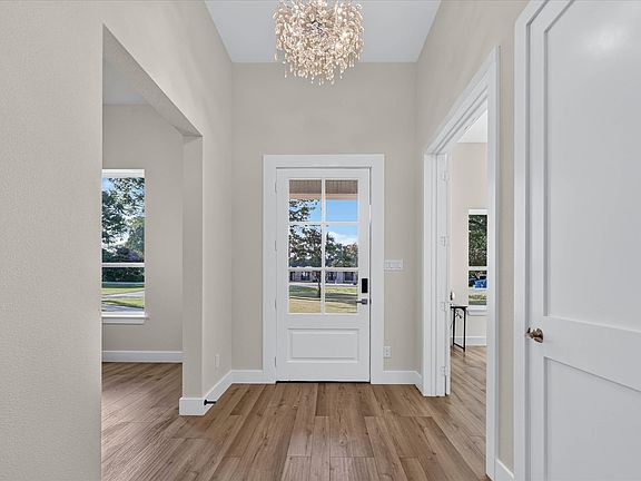 3rd image of 3710 Castle Dr