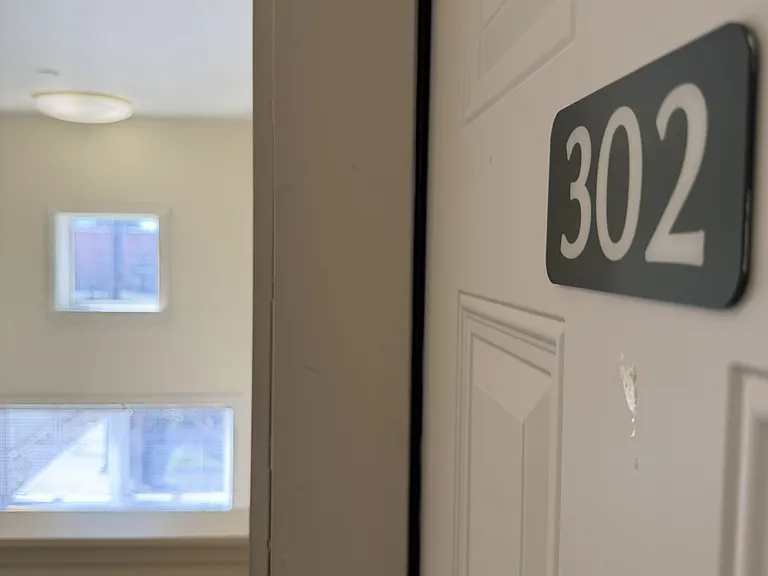 633 Burnett Ave S #T-302 — Photo 7
