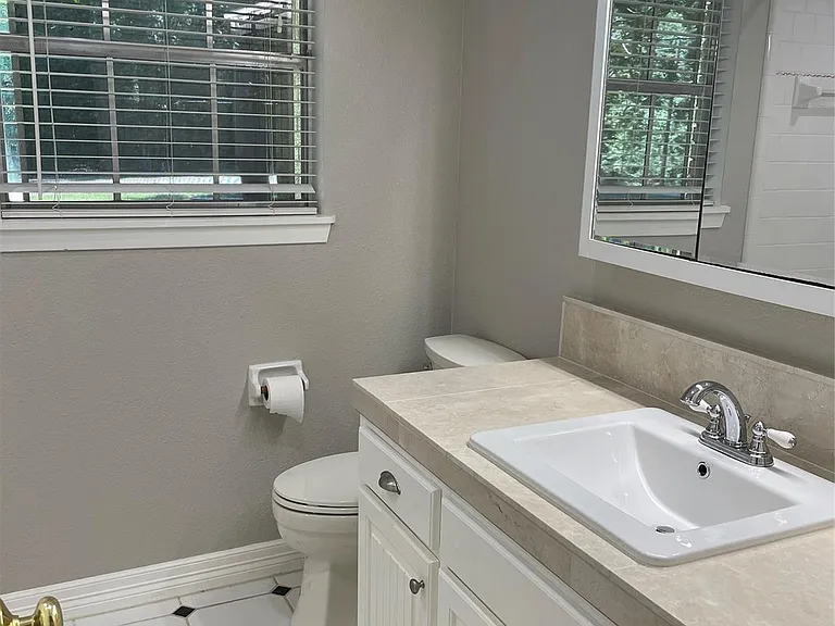 1204 Apache Dr — Photo 19