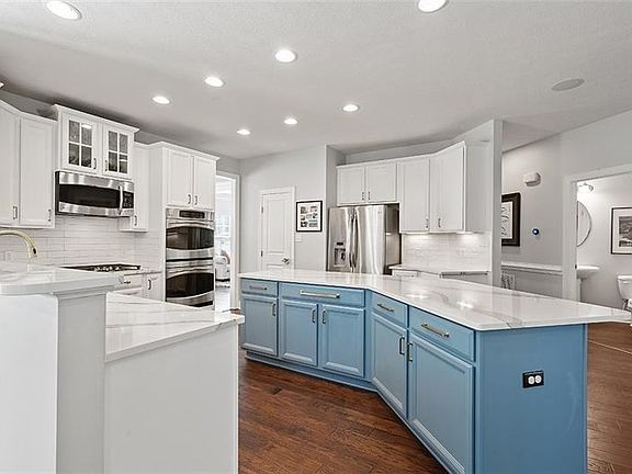 5th image of 168 Sweetwater Dr