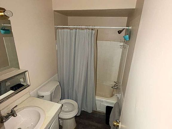 4th image of 14835 Euclid Ave #204