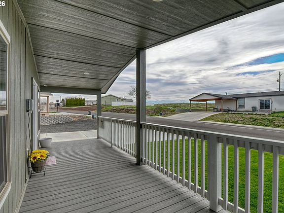 3rd image of 3027 SW Terrace Dr