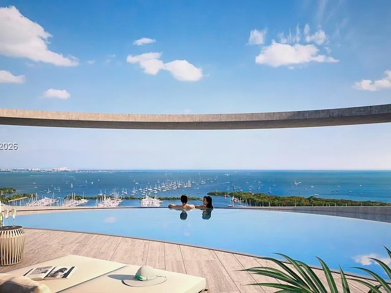 2811 S Bayshore Dr #5C — Photo 1