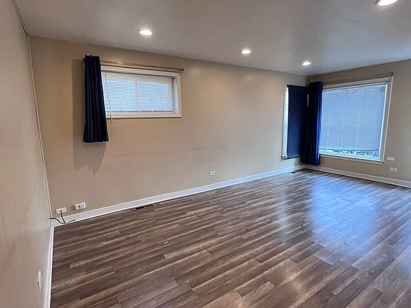5th image of 17002 Lorenz Ave