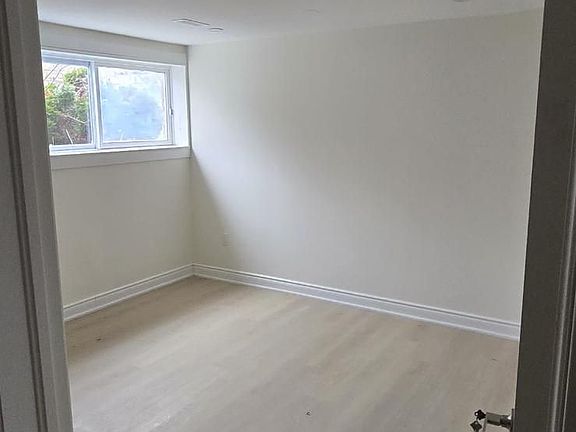4th image of 8486 Creditview Rd