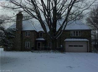 10125 Lake Shore Blvd, Bratenahl, OH 44108