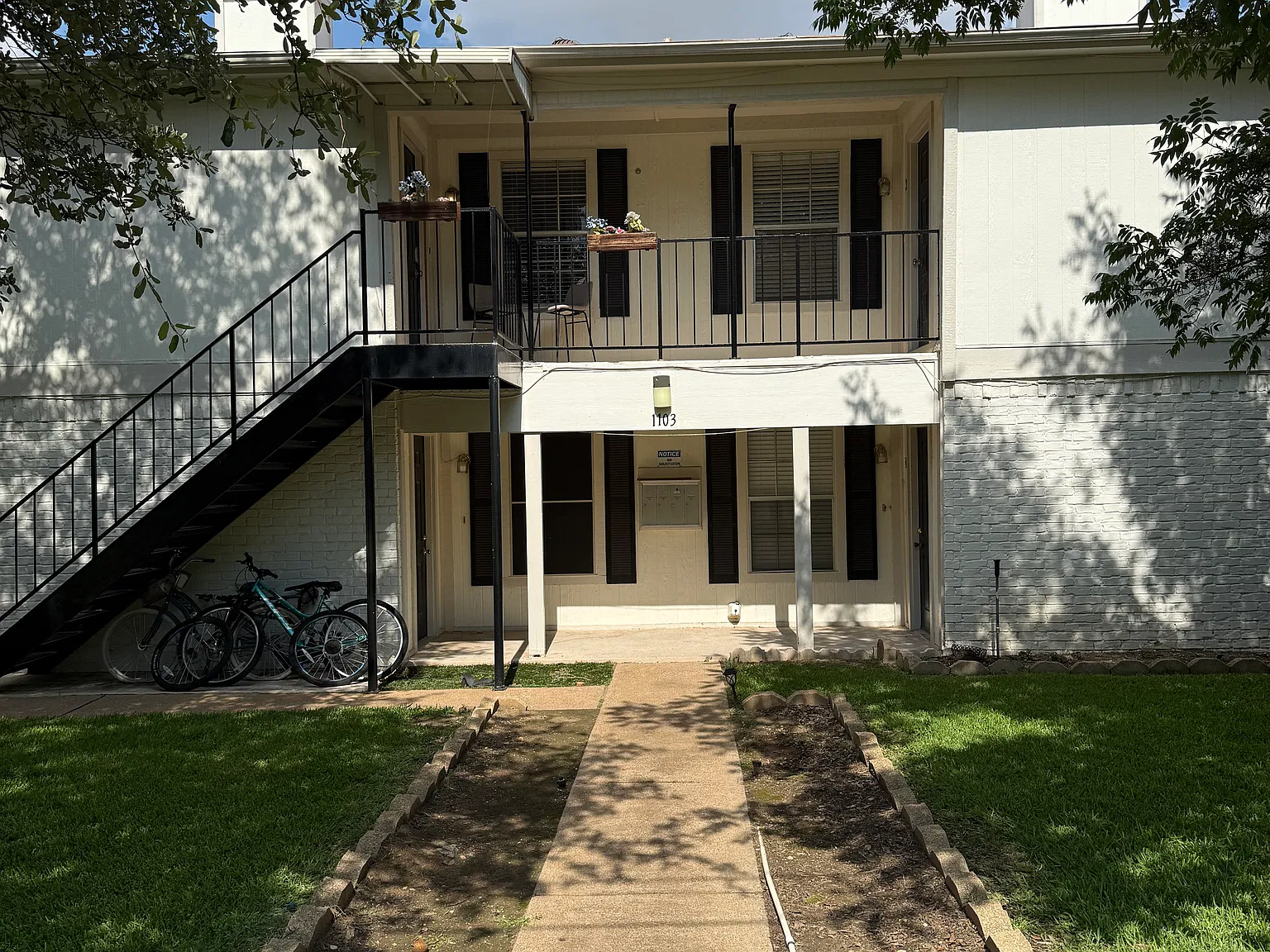 2 bed, 1087 sqft, $1,775 — Photo 2