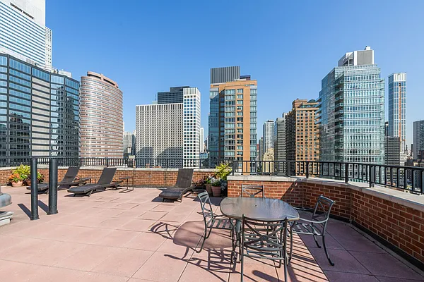 Sold by Triplemint | media 8