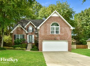 610 Woodland Hills Dr, La Vergne, TN 37086