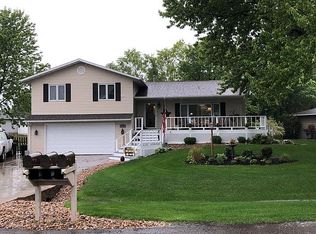 4046 Allen Ave, Grand Island, NE 68803