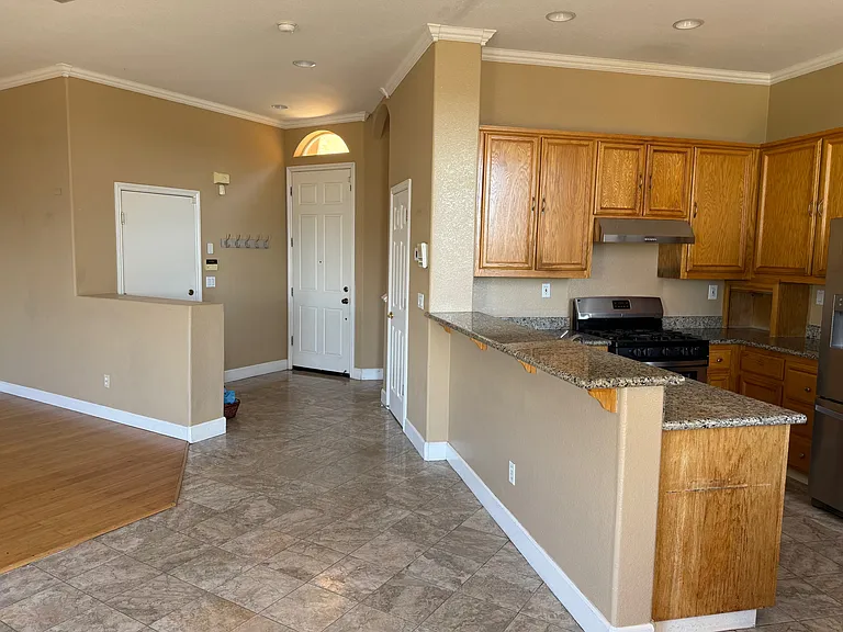 7208 Queen Isabella Ct — Photo 5