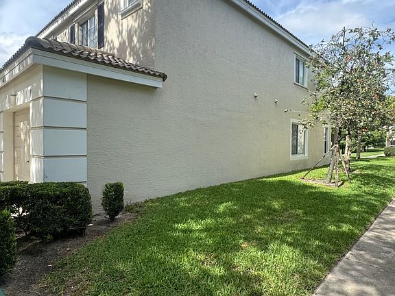 3rd image of 4878 Palmbrooke Cir