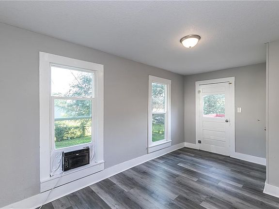 3rd image of 505 E Wall St