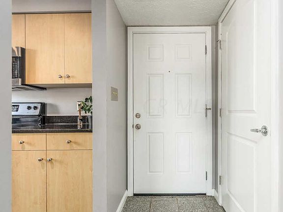 5th image of 925 Quay Ave APT F