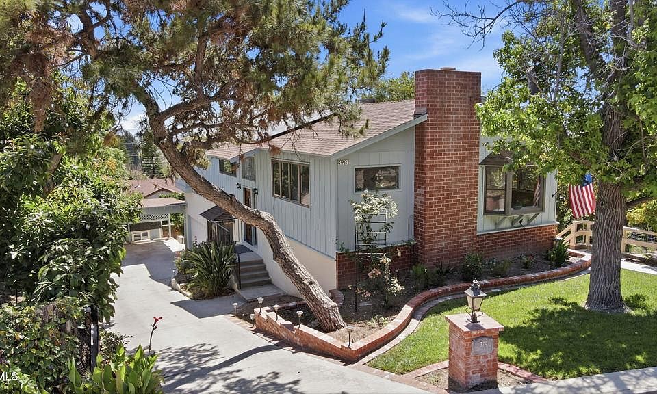 1st image of 379 Foothill Dr