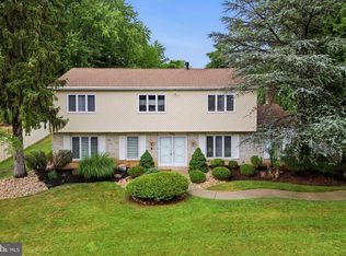 245 Toll Dr, Southampton, PA 18966
