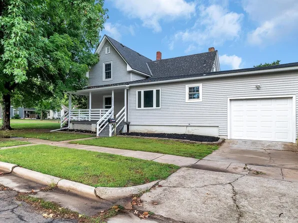 1301 E 11th Ave, Winfield, KS 67156
