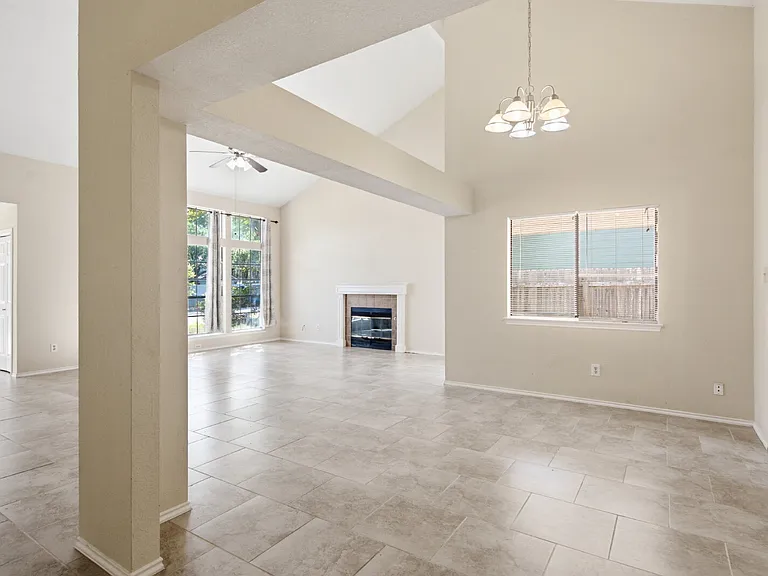 6700 Shiner St — Photo 3
