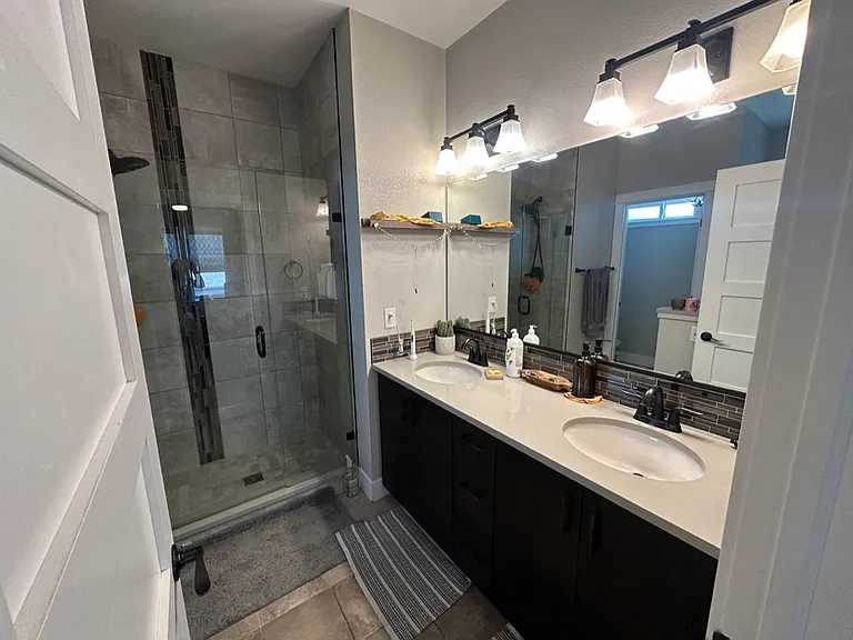 356 Pascal St — Photo 24