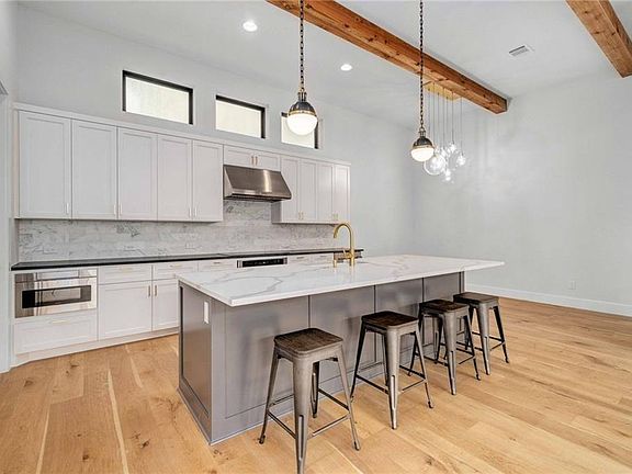 4th image of 13318 Galleria Cir