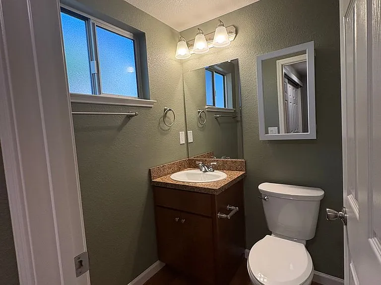 1268 High St — Photo 8