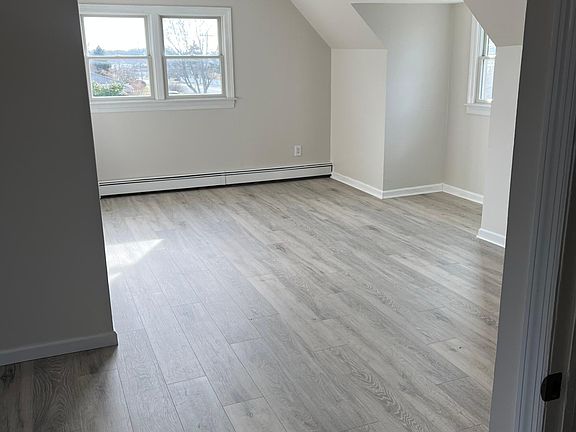 2nd image of 491 Sylvan Ave