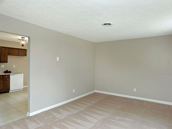 5th image of 635 Cottonwood Dr