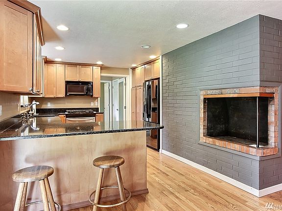 5th image of 4606 78th Avenue Ct W