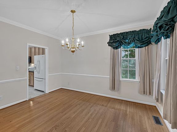 4th image of 3010 Magnolia Bnd