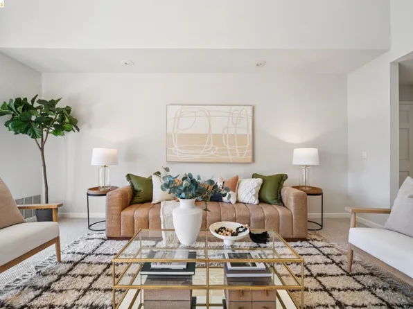 10 Pomfret Walk, Pleasant Hill, CA 94523