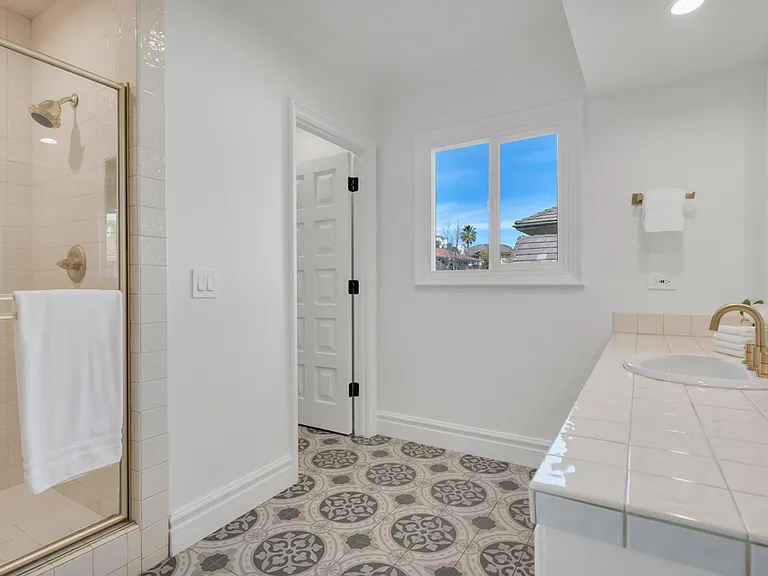 5952 Woodland View Dr — Photo 24