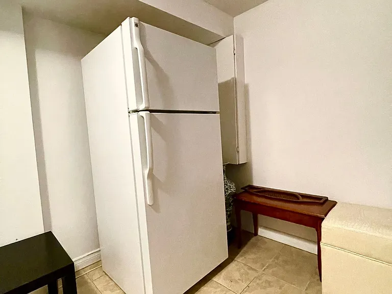 82 Maresfield Dr #BASEMENT — Photo 9
