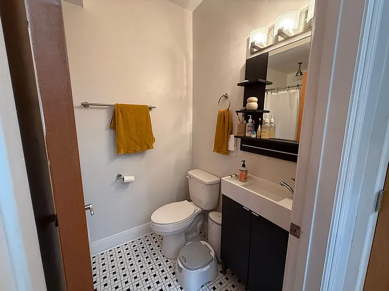 82 N Lexington Ave — Photo 11