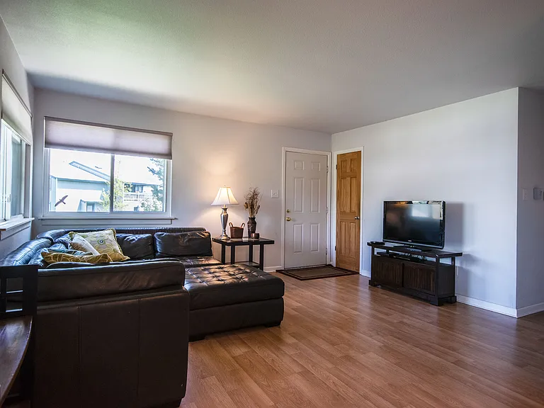 4145 Monroe Dr — Photo 10