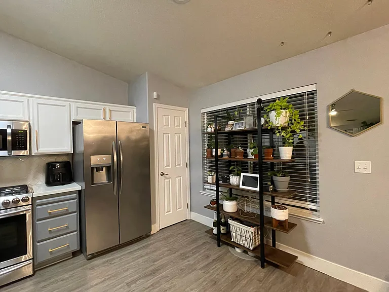 9361 Castleview Dr — Photo 5