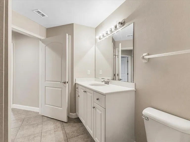 424 Luna Bella Ln #432 — Photo 23