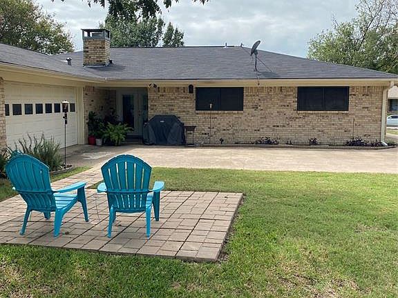2nd image of 10405 Oak Creek Dr