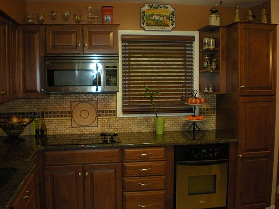 Gorgeous newer kitchen