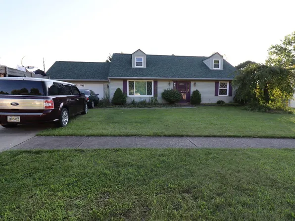 115 Meadowfield Ct, Elyria, OH 44035