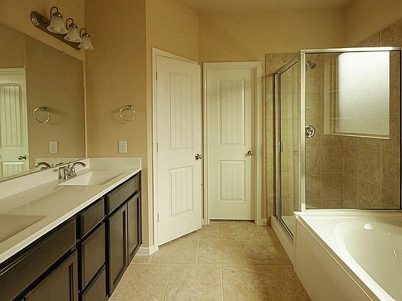 5th image of 8815 Alicia Dr