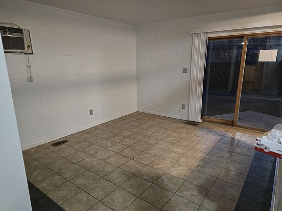 4th image of 344 Fairway S
