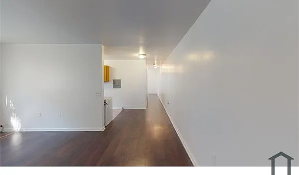 3 bed, $1,901 — Photo 1