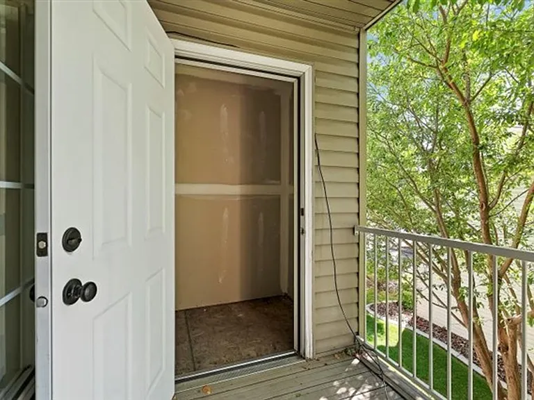 121 N Avenger Ln — Photo 14