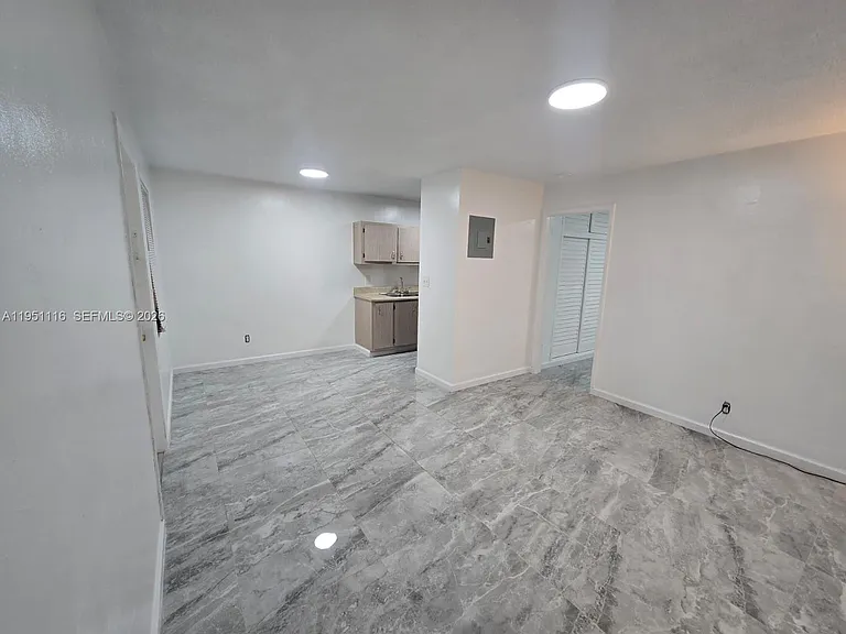 5120 NE 18th Ave #2 — Photo 3